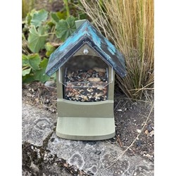 Craftsman Squirrel Feeder 